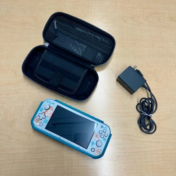 Nintendo Switch Lite - Like New Condition with Accessories - PRICE FIRM - Picture 3 of 7